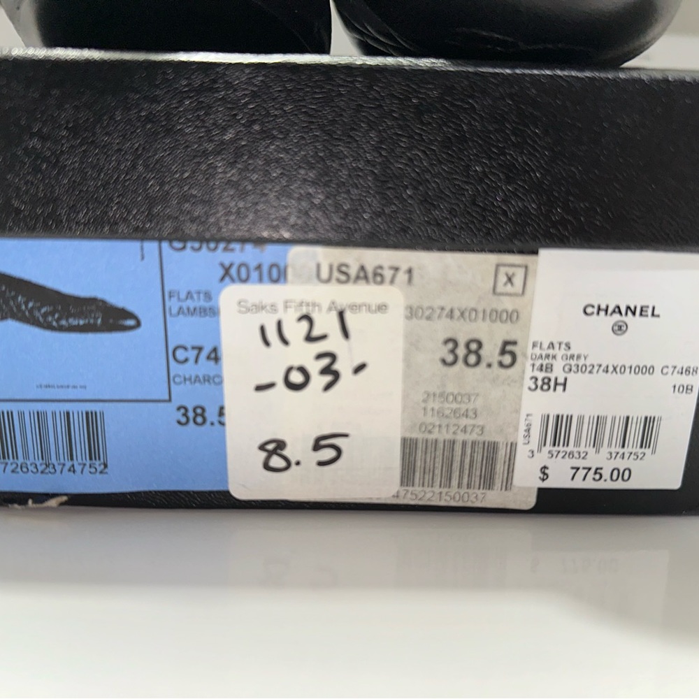 CHANEL Quilted Gray Leather Cap Toe Flats with Black Cap - Picture 2 of 4